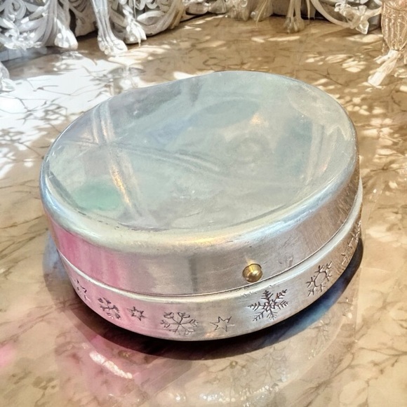 Napier Silver Snowflake Trinket Box - Picture 11 of 12